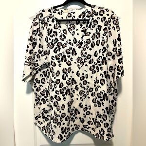 Boutique cheetah Blouse